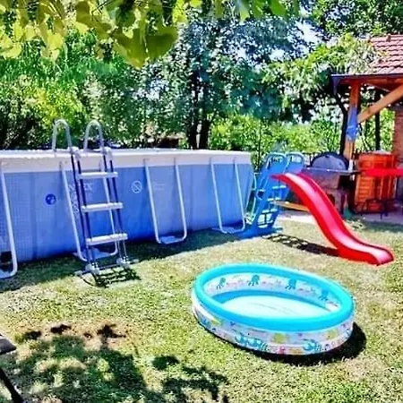Vikendica Holiday home *
